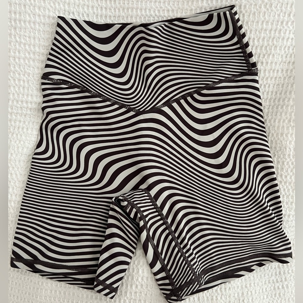 The Ascend Volley Short - Wavelength